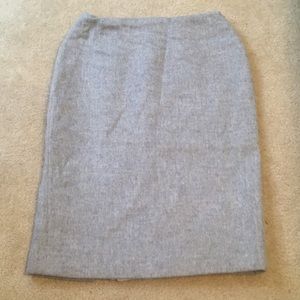 Soft dove gray wool pencil skirt Max Mara